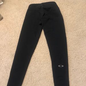 women Oakley leggings